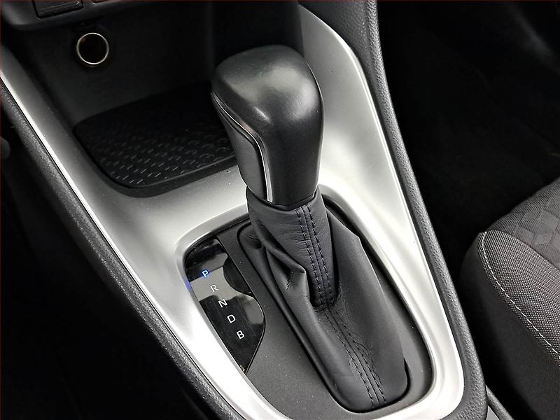 Toyota Yaris (2021) 1.5 VVT-i Hybrid, Automat - fotka 13 z 21