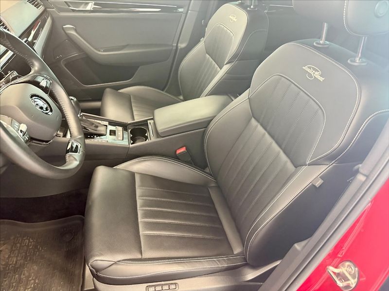 Škoda Superb 2,0 TDI COMBI DSG L&K 147KW - fotka 8 z 21