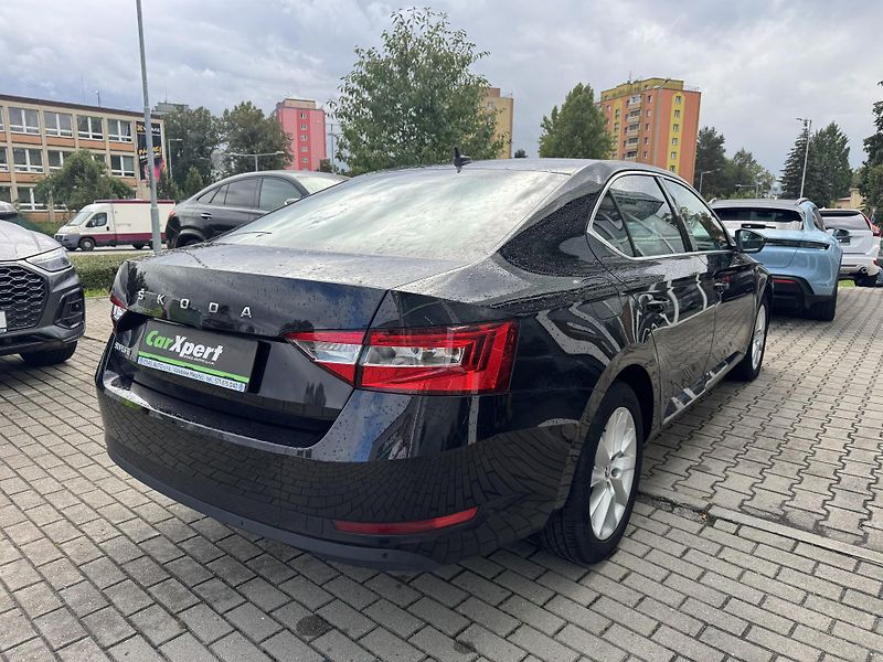 Škoda Superb Ambition - fotka 5 z 33