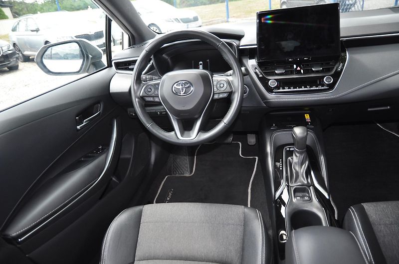 Toyota Corolla 1.8 Hybrid KOMBI - fotka 5 z 21