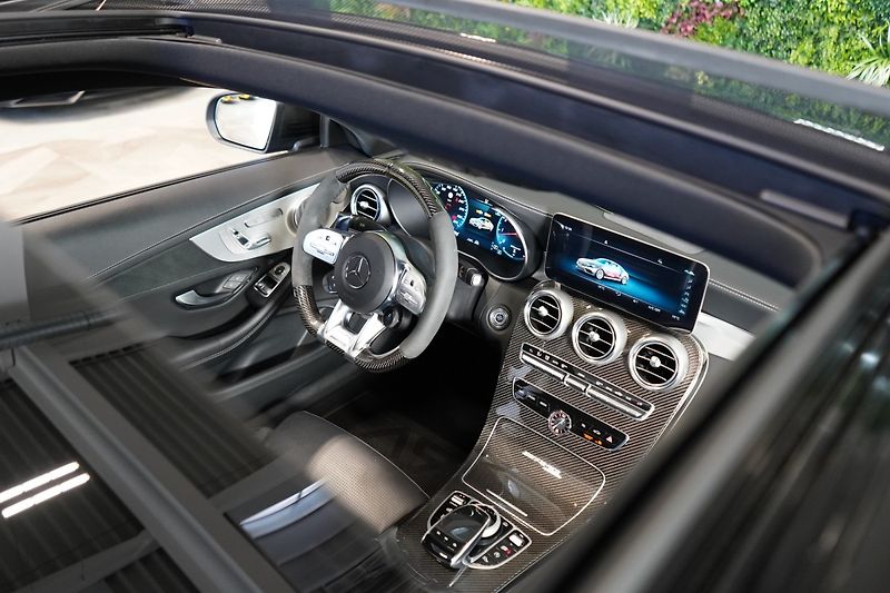 Mercedes-Benz Třídy C (2022) 63s*AMG*CERAMIC*HUD*CARBON*360 - fotka 16 z 44
