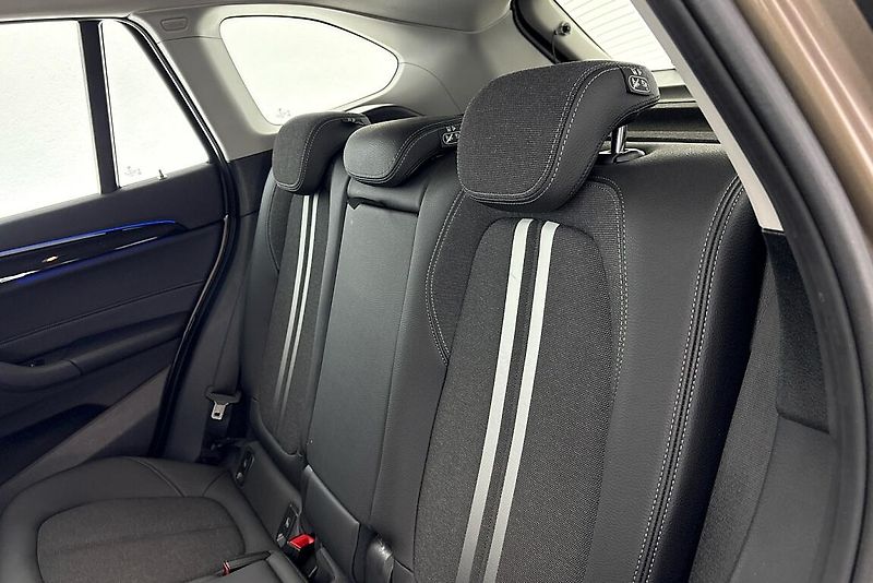 BMW X1 xDrive18d - fotka 8 z 24