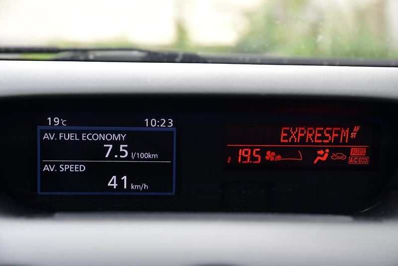 Mazda CX-7 2.2 MZR-CD 4WD,NAVI,VÝHŘEV,TZ - fotka 20 z 39
