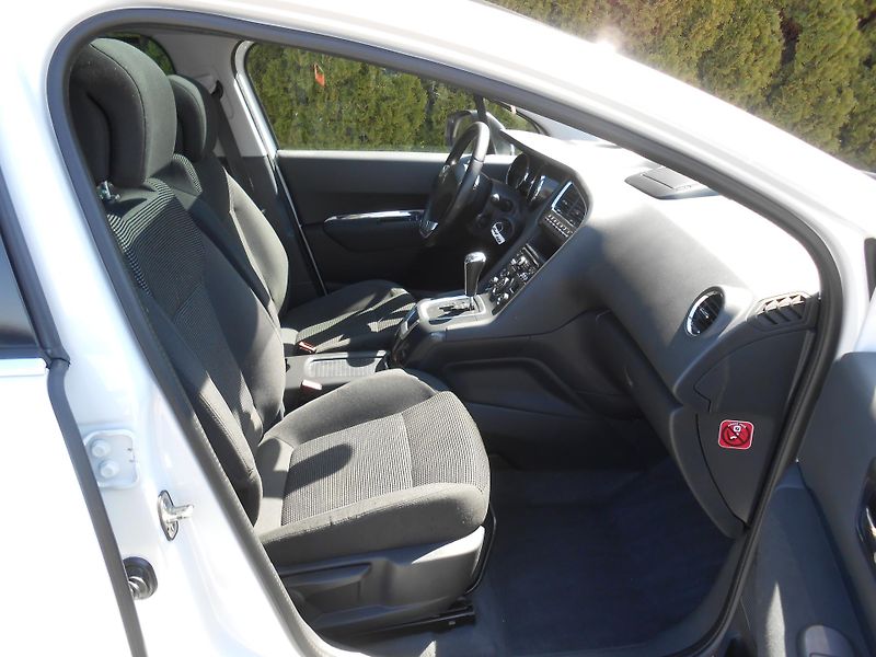 Peugeot 5008 88KW,NAVI,PANORAMA,AUTOMAT - fotka 18 z 45