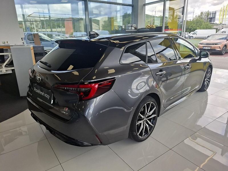 Toyota Corolla 2.0HEV 112KW GR Sport 2024 - fotka 3 z 13