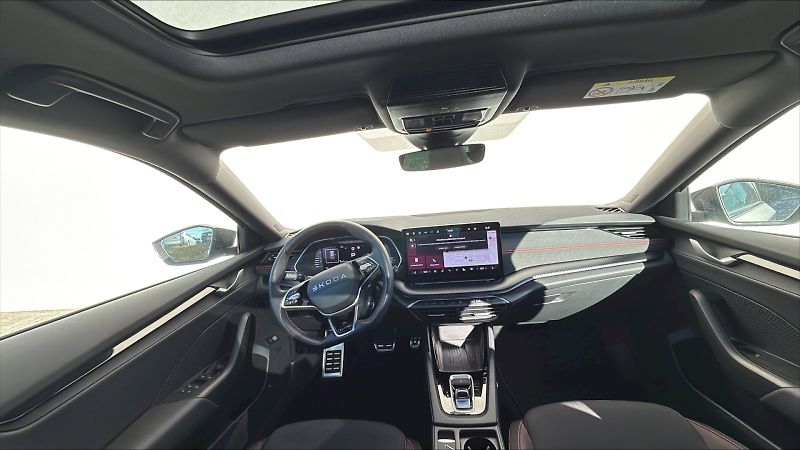 Škoda Octavia (2025) COMBI RS 2,0 TSI 195 KW 7-STUP - fotka 5 z 26