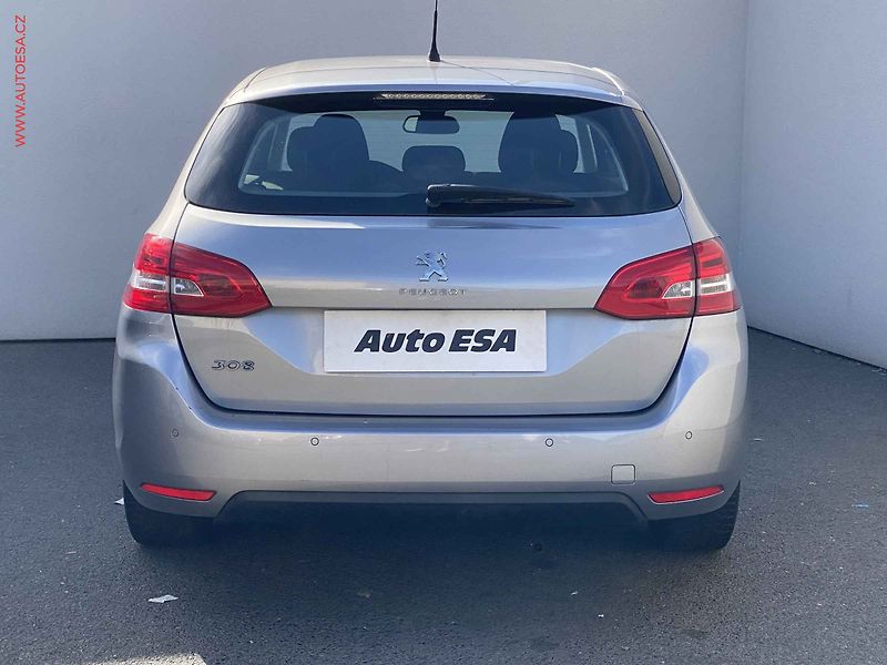 Peugeot 308 (2018) 1.6 HDi, AT, navi, AC - fotka 5 z 17