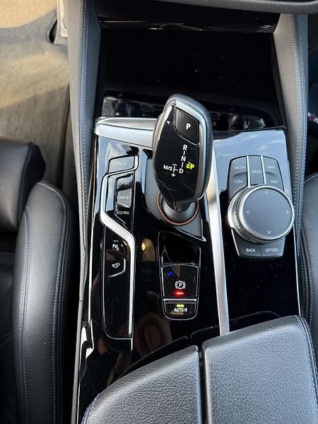 BMW Řada 5 (2021) - fotka 11 z 12