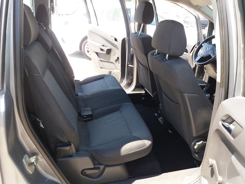 Opel Zafira 1.6 16V,7.MÍST,KLIMA! - fotka 16 z 19