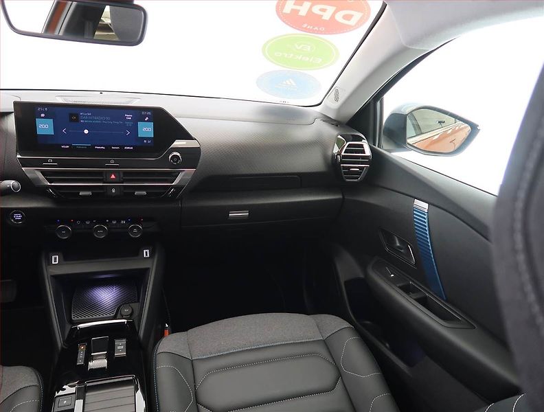 Citroën ë-C4 (2022) Shine 50 kWh, SoH 94% - fotka 8 z 27