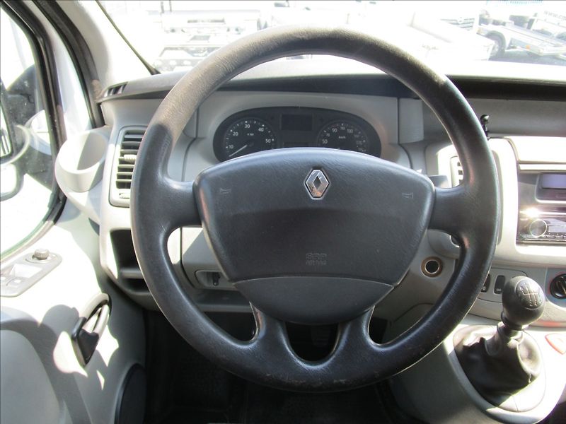 Renault Trafic 2.0dCi 115 Passenger, 9 míst - fotka 8 z 41