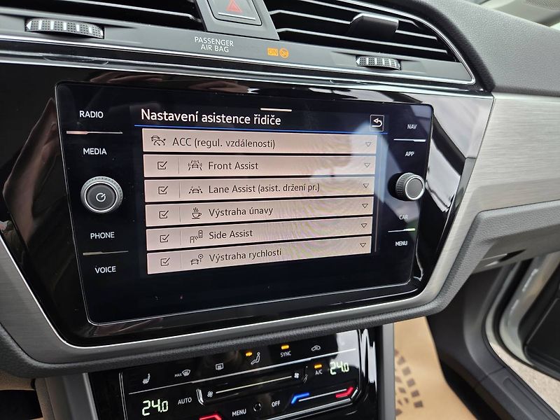 Volkswagen Touran (2026) 1.5 TSI DSG 7míst - fotka 23 z 48