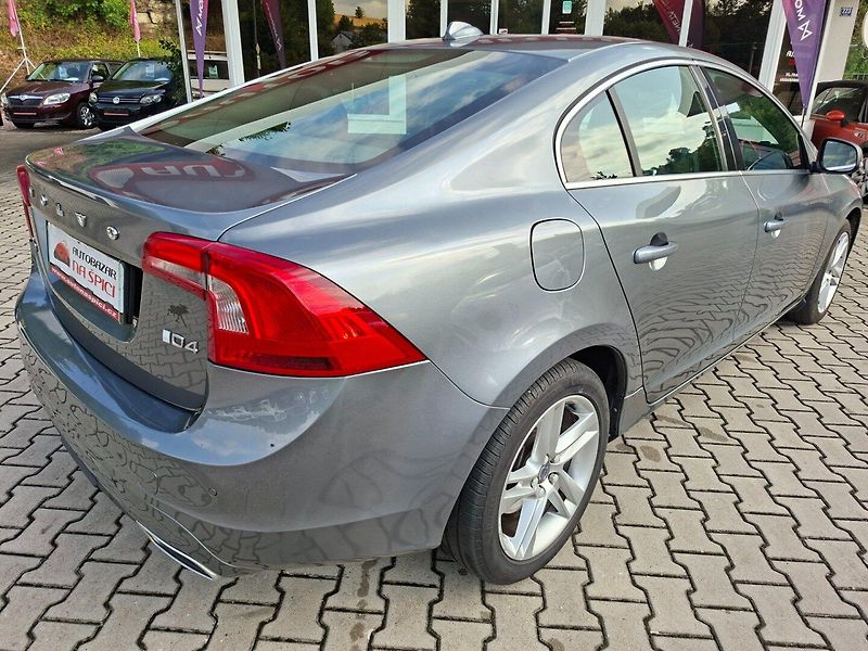 Volvo S60 (2017) 2.0D4 147kW AUT -NOVÉ V ČR - fotka 8 z 38