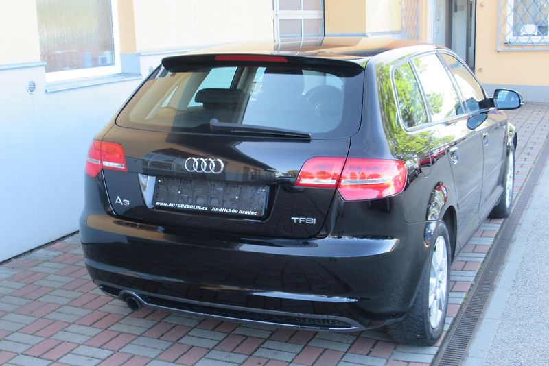 Audi A3 1.2 TFSI AUT. KLIMA - fotka 8 z 21