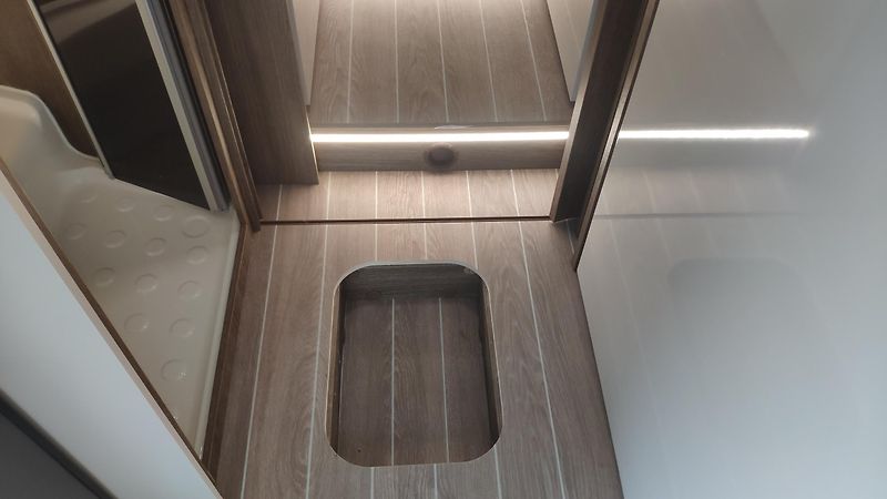 CI Caravans International (2026) MAGIS 87 INTEGRAL 2x skladem - fotka 25 z 27