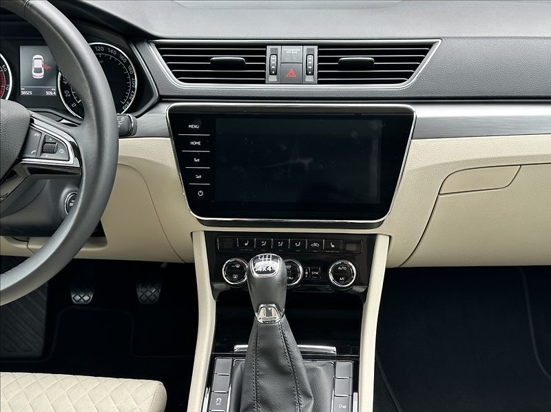 Škoda Superb 1,4 TSI 150PS  Style Plus 4x4 - fotka 25 z 58
