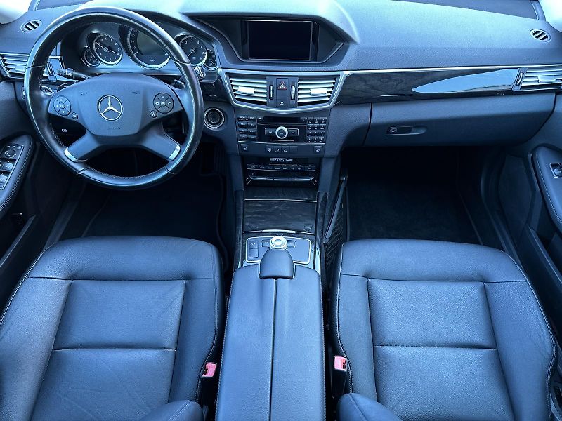 Mercedes-Benz Třídy E 350 4Matic 272PS NAVI KAMERA+P - fotka 31 z 39