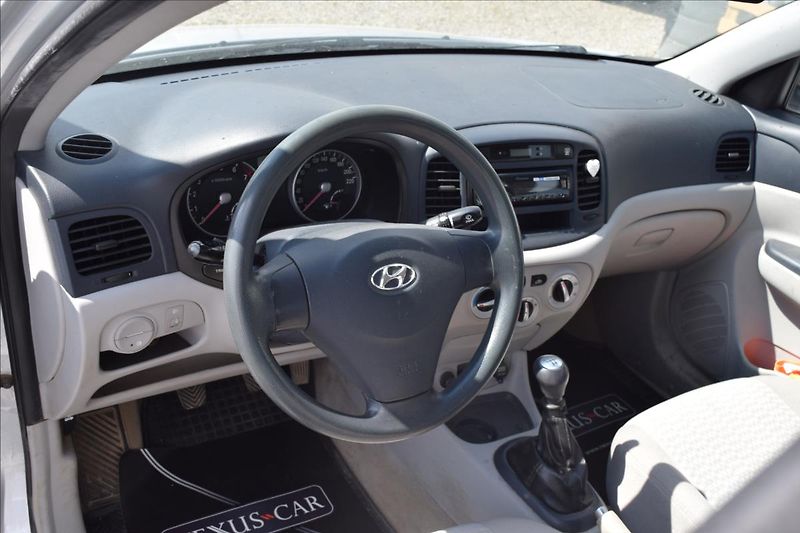 Hyundai Accent 1,4 i 71KW NOVÁ STK KLIMA - fotka 16 z 39