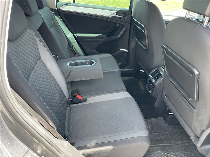 Volkswagen Tiguan 2,0 TDi 110kw DSG 4-matic bez - fotka 11 z 36