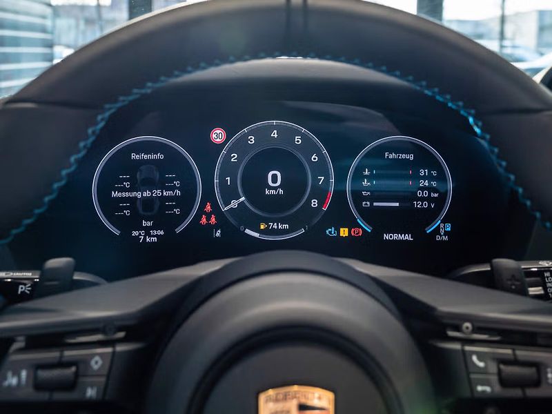Porsche 911 (2026) Carrera 4S Lift Burmester 360 - fotka 15 z 26