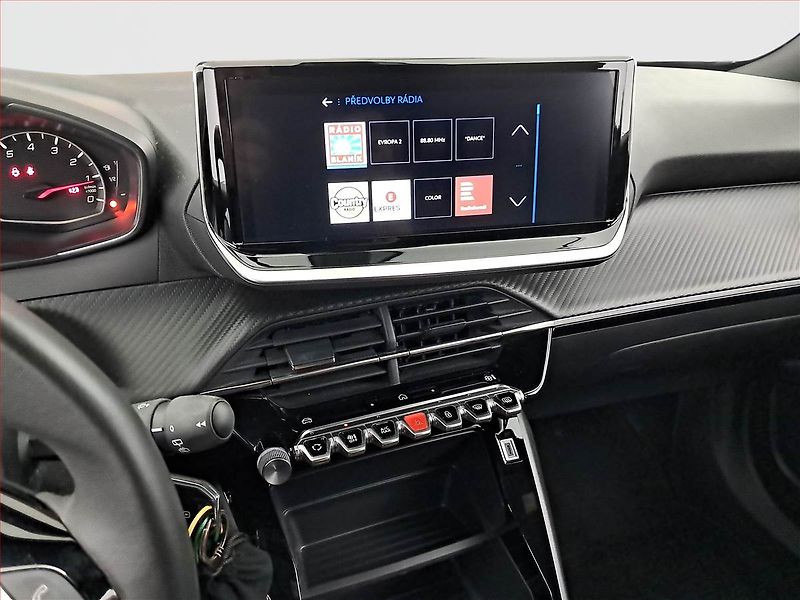 Peugeot 2008 (2024) Active Pack 1.2 PureTech, ČR - fotka 12 z 18