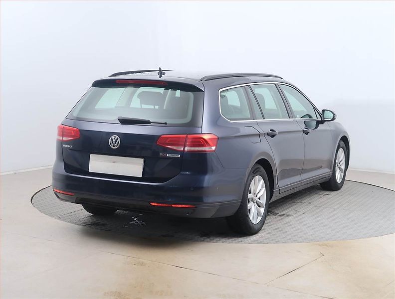 Volkswagen Passat (2015) Comfortline 1.6 TDI, Navi - fotka 5 z 15