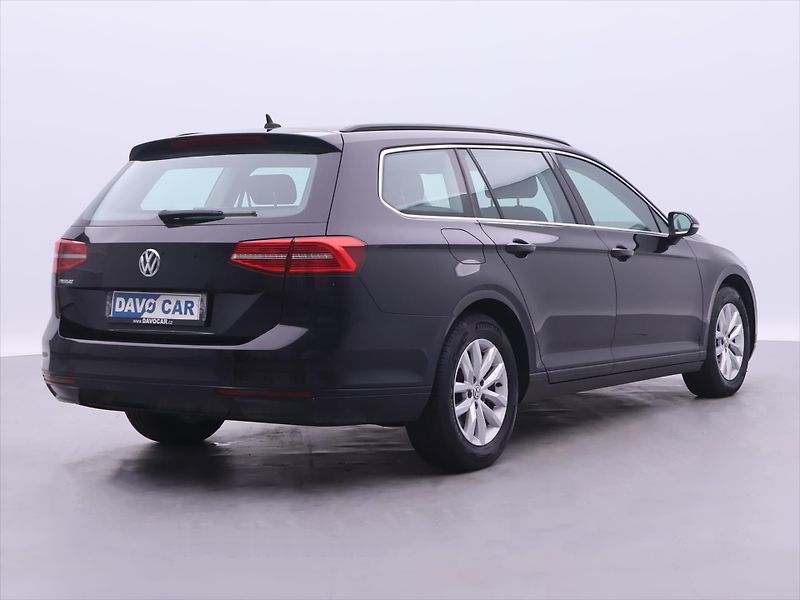 Volkswagen Passat 1,6 TDI Highline Aut klima LED - fotka 7 z 27
