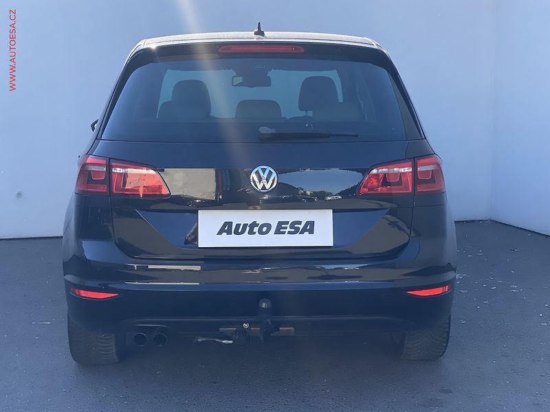 Volkswagen Golf Sportsvan (2014) 2.0 TDi, Highline, TZ, bixen - fotka 5 z 19