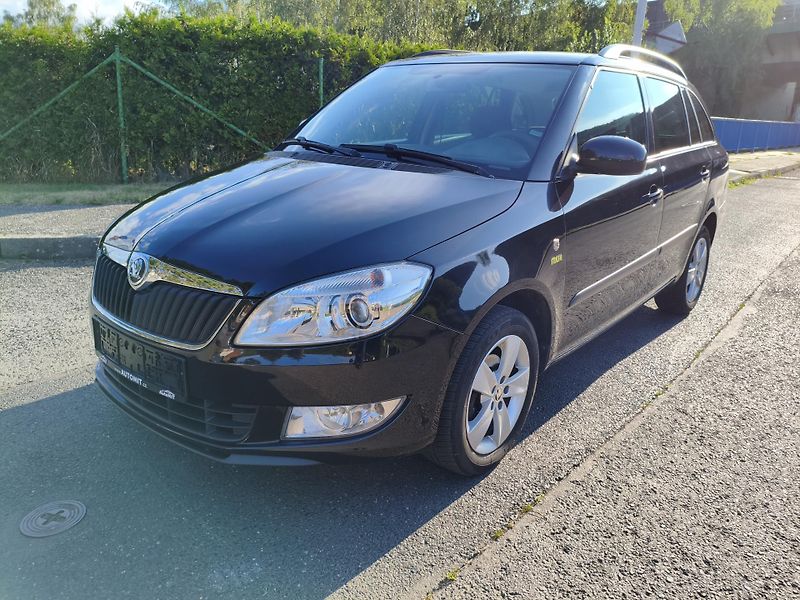 Škoda Fabia (2014) 1,2 TSI Style Fresh Combi - fotka 2 z 30