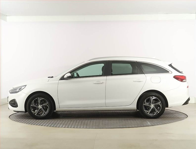 Hyundai i30 (2021) 1.6 CRDi, Automat, ČR,1.maj - fotka 3 z 21