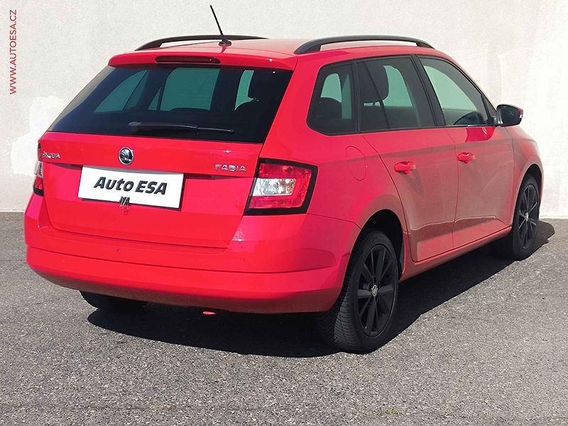 Škoda Fabia (2015) 1.2 TSI, ČR, Style, DSG - fotka 4 z 21