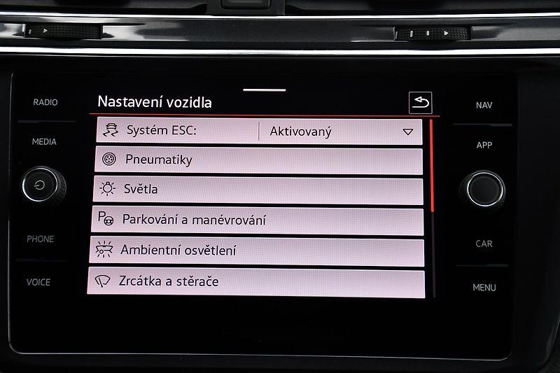Volkswagen Tiguan Allspace 2.0TDi RLINE DSG 4MOTION 1M ČR - fotka 30 z 44
