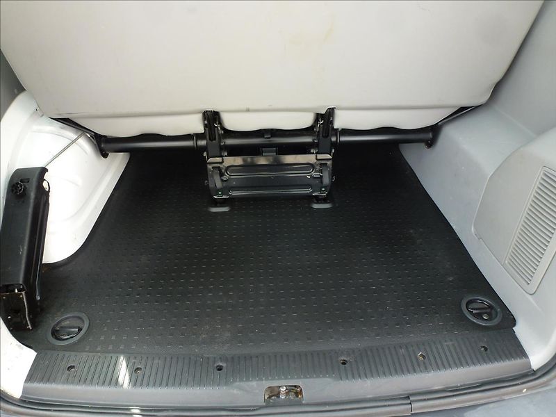 Volkswagen Transporter 2,0 TDI 9míst - fotka 20 z 46