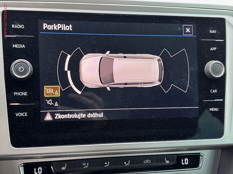 Volkswagen Passat (2018) 1.6 TDi, Comfortline, navi, - fotka 17 z 18