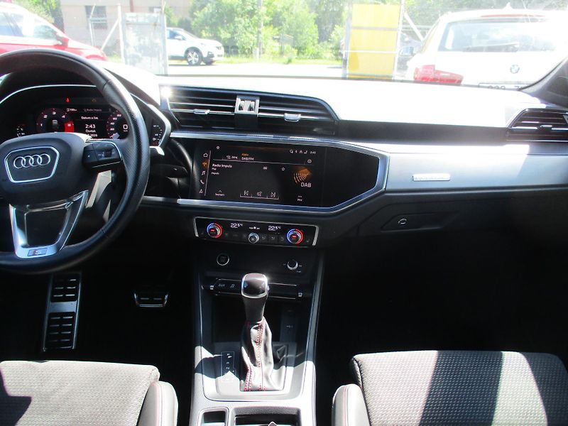 Audi Q3 (2022) 40TDi Sportback Quattro S Line - fotka 8 z 12