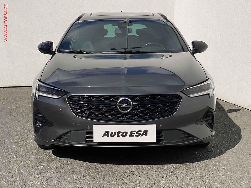 Opel Insignia (2022) 2.0 CDTi 4x4, Ultimate, AT - fotka 2 z 18