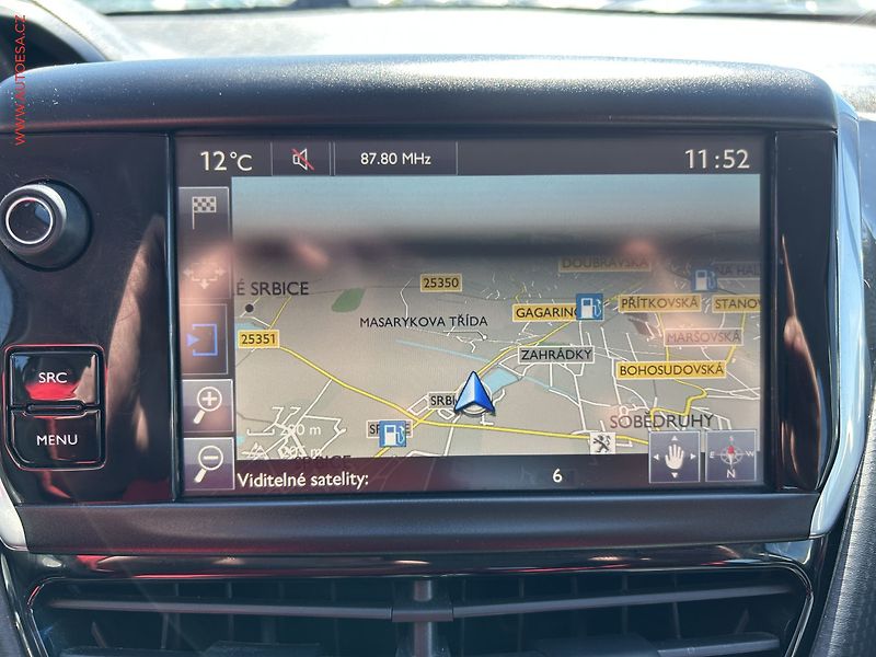 Peugeot 2008 (2016) 1.2PT, Allure - fotka 16 z 16