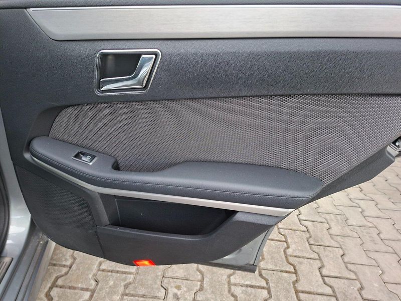Mercedes-Benz Třídy E (2011) E 250 CDI 150kW 4MATIC - fotka 29 z 41