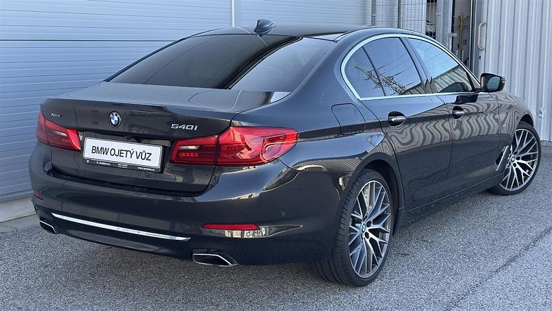BMW Řada 5 540xi LuxuryLine ČR 1.majitel - fotka 2 z 20