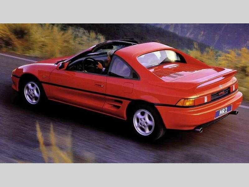 Spolehlivost je příkladná, stejně jako u všech Porsche, záleží jen na přístupu předchozích majitelů. Zanedbané auto se zle nemusí vyplatit. Z hlediska budoucího růstu jsou na tom nejlépe 3,2litrové verze s manuálem. Automat rovnou pusťte z hlavy.
