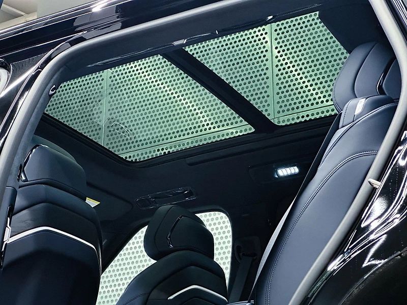 ZEEKR 9X (2026) Hyper 70kWh*1030kW*1401k - fotka 18 z 21