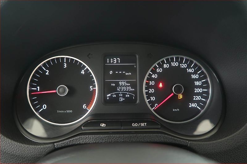 Volkswagen Polo (2012) 1.2 TDI, Tempomat - fotka 11 z 16