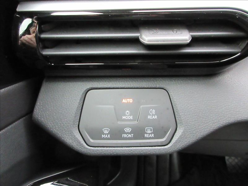 Volkswagen ID.4 125Kw, Navi, Vyhř.sed,okno, DP - fotka 21 z 26