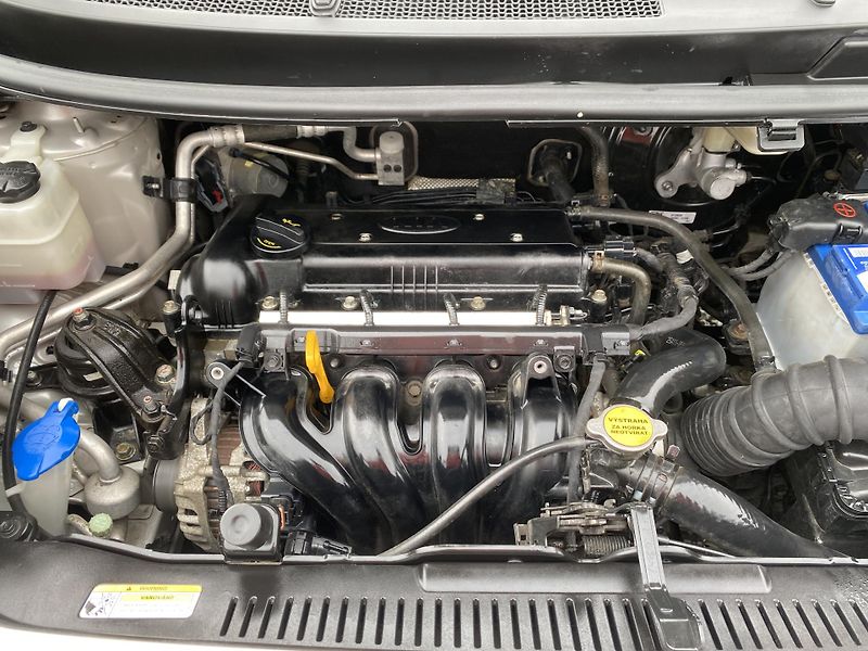 Kia Venga 1.4i 16v 90PS KLIMA SERVIS!!!  - fotka 85 z 144