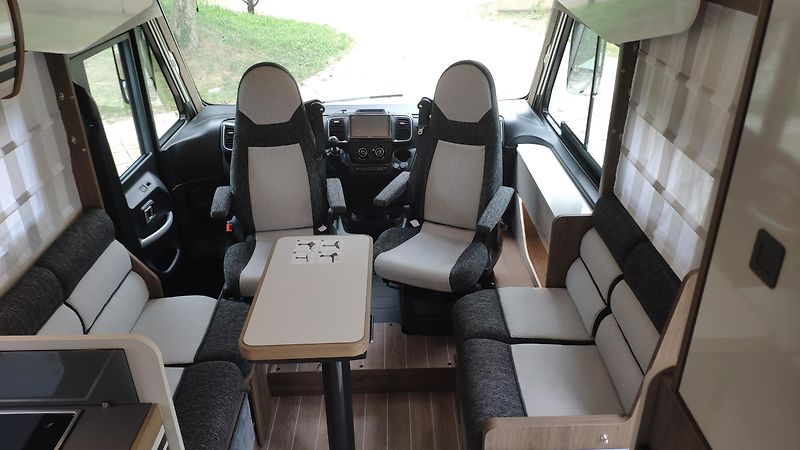 CI Caravans International (2026) MAGIS 87 INTEGRAL 2x skladem - fotka 9 z 27