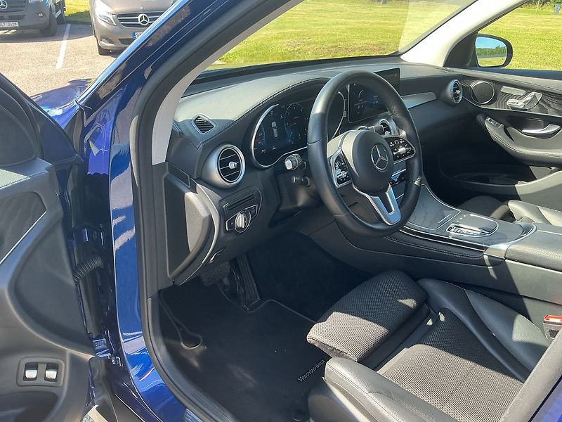 Mercedes-Benz GLC 220 d 4MATIC - fotka 24 z 28