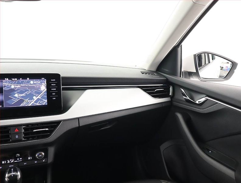 Škoda Kamiq (2022) 1.0 TSI - fotka 8 z 22