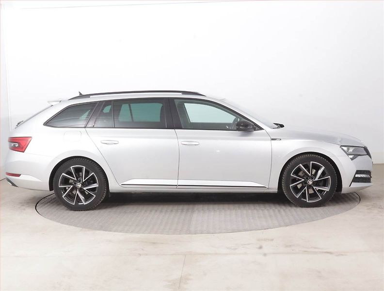 Škoda Superb (2022) Sportline 2.0 TDI - fotka 6 z 18