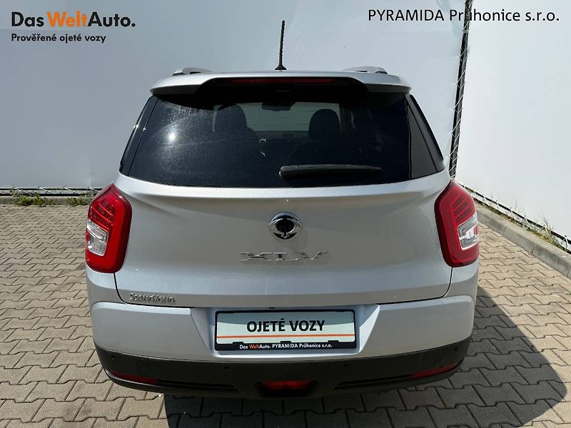 SsangYong Tivoli (2019) 1.6 e-XGi 94 kW DLX - fotka 7 z 21