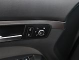 Volkswagen Touran (2011) Comfortline 2.0 TDI, Automat - náhled 23